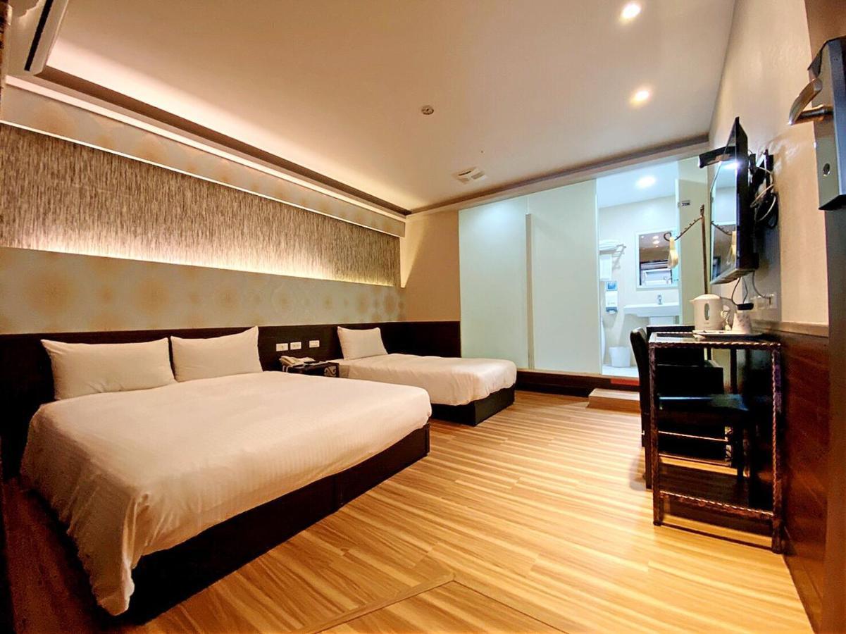Hotel 6 - Ximen Taipei Esterno foto