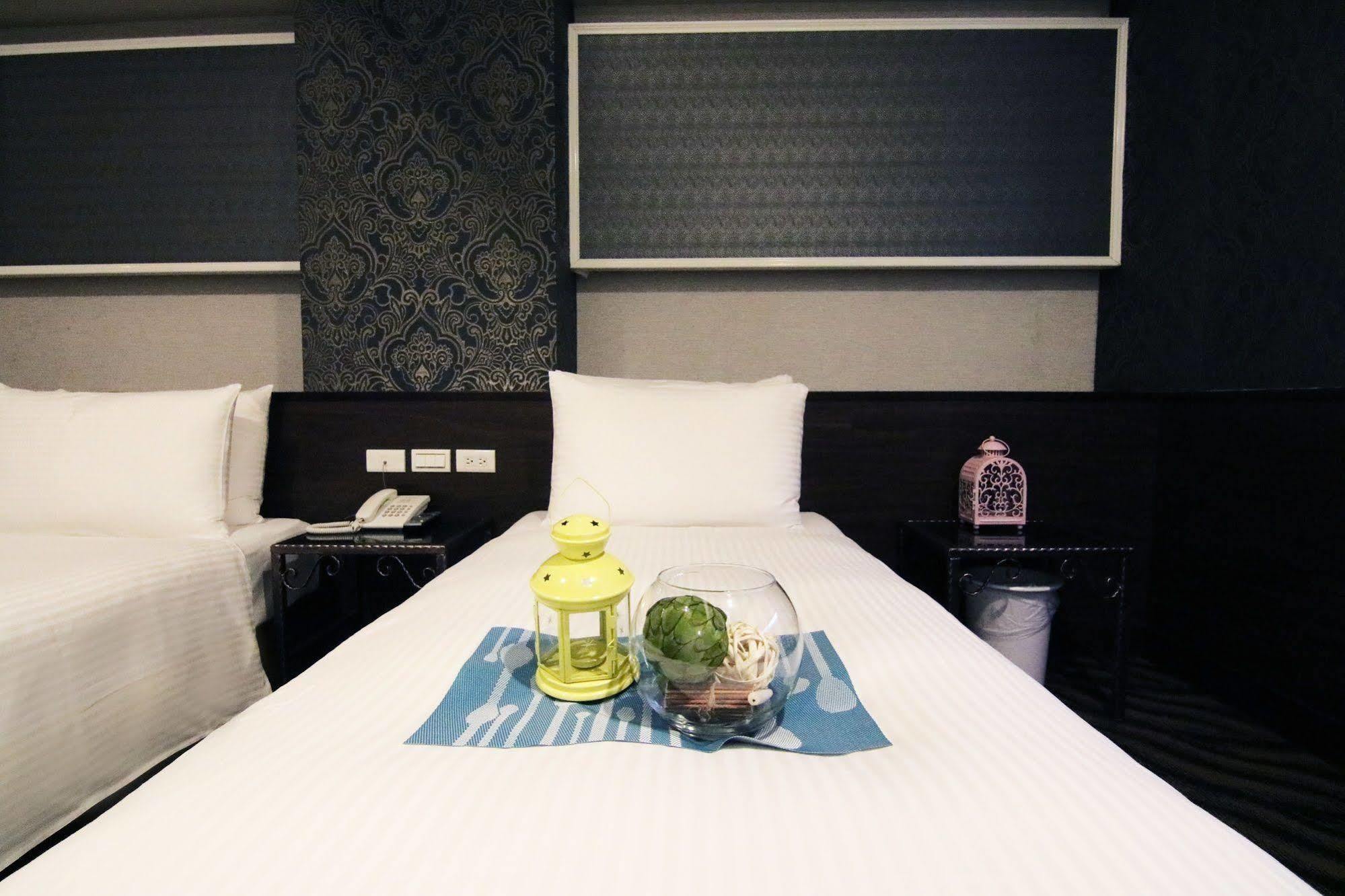 Hotel 6 - Ximen Taipei Esterno foto