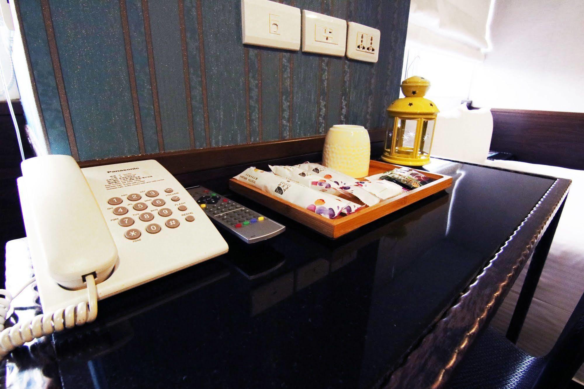 Hotel 6 - Ximen Taipei Esterno foto