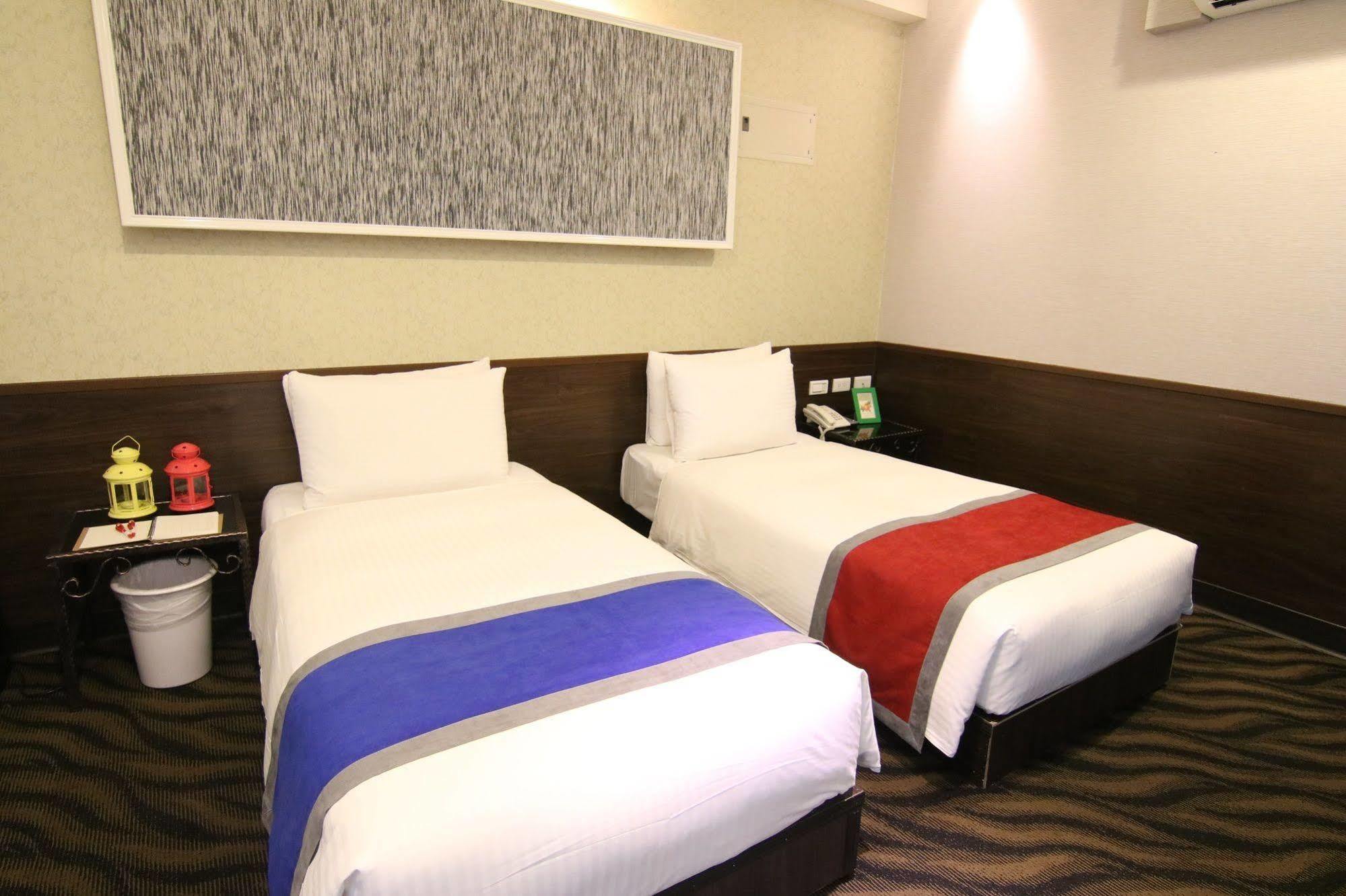 Hotel 6 - Ximen Taipei Esterno foto