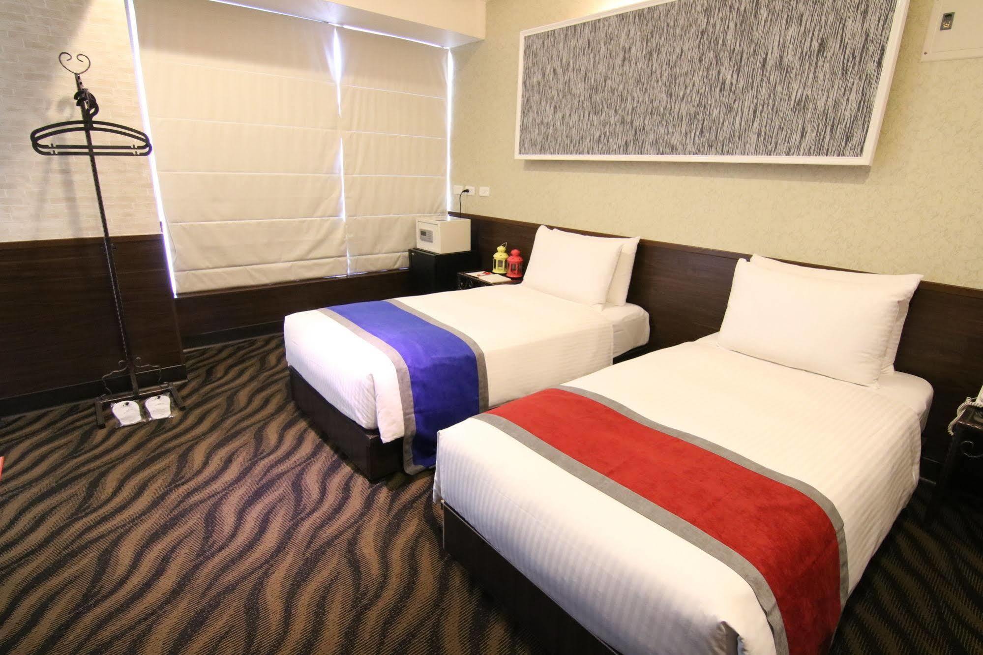 Hotel 6 - Ximen Taipei Esterno foto