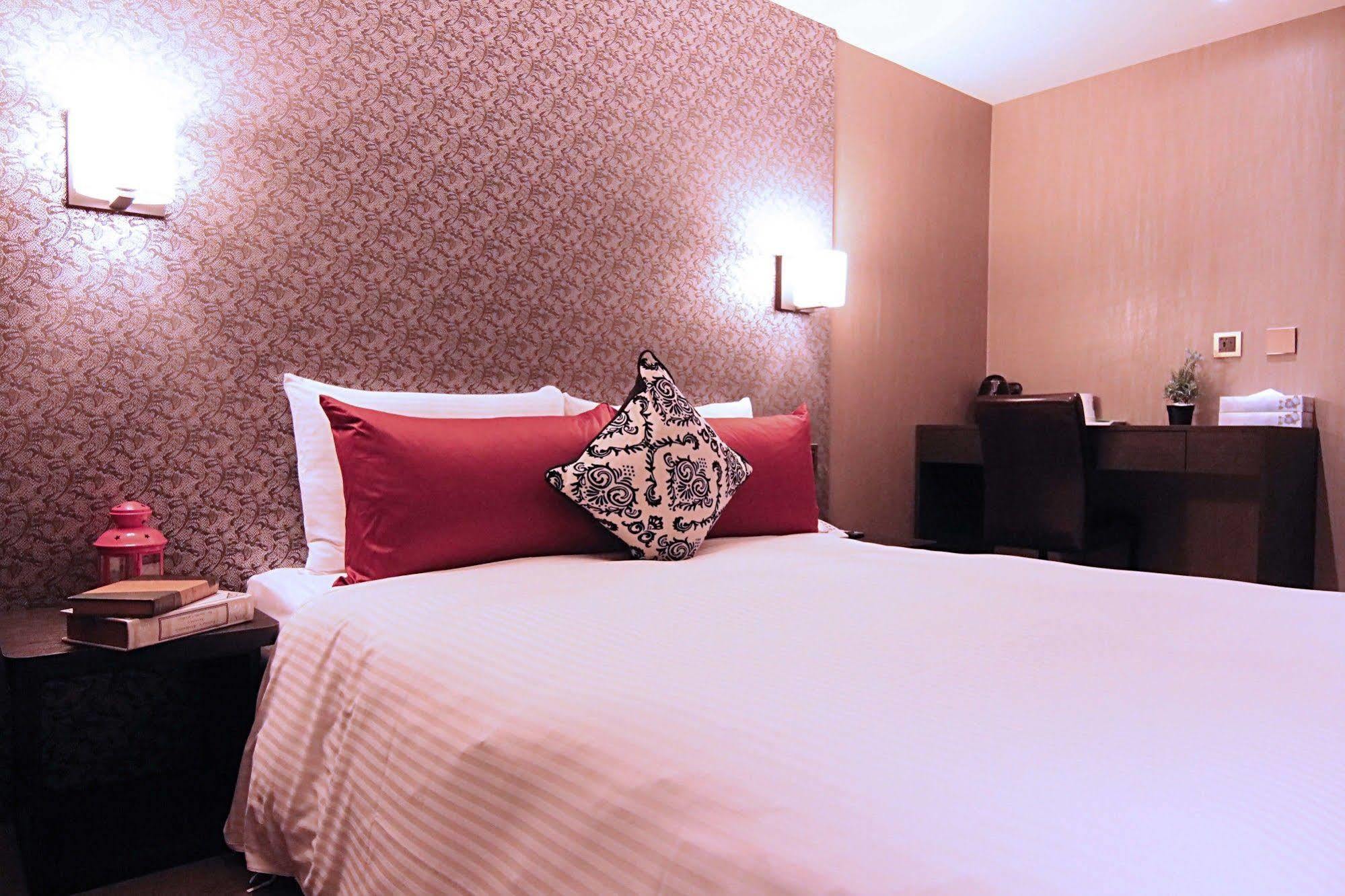 Hotel 6 - Ximen Taipei Esterno foto