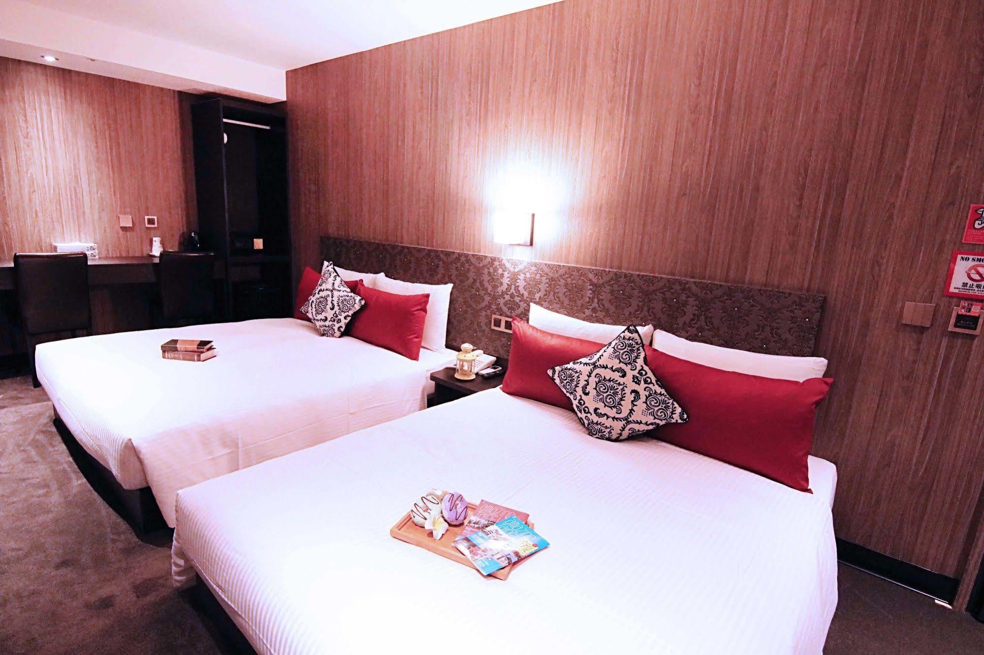 Hotel 6 - Ximen Taipei Esterno foto